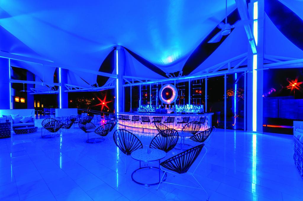 Palacio Mundo Imperial Riviera Diamante Acapulco Exterior photo The bar at the Sky Bar